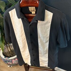 Men's Black and White Casual Button Down Shirt